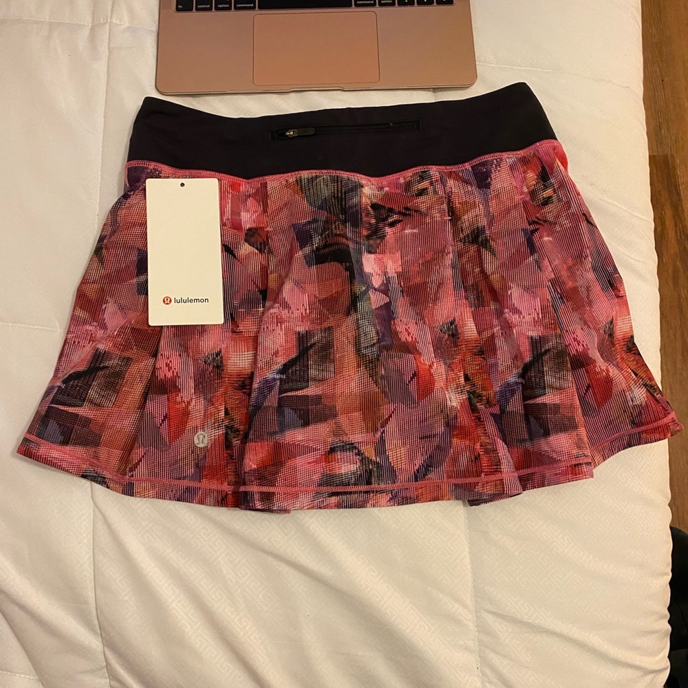 Lululemon skirt - size 6.  No longer has the tag.